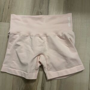Brand new DFYNE Limited edition Hannah Pearson workout shorts in color “Quartz”